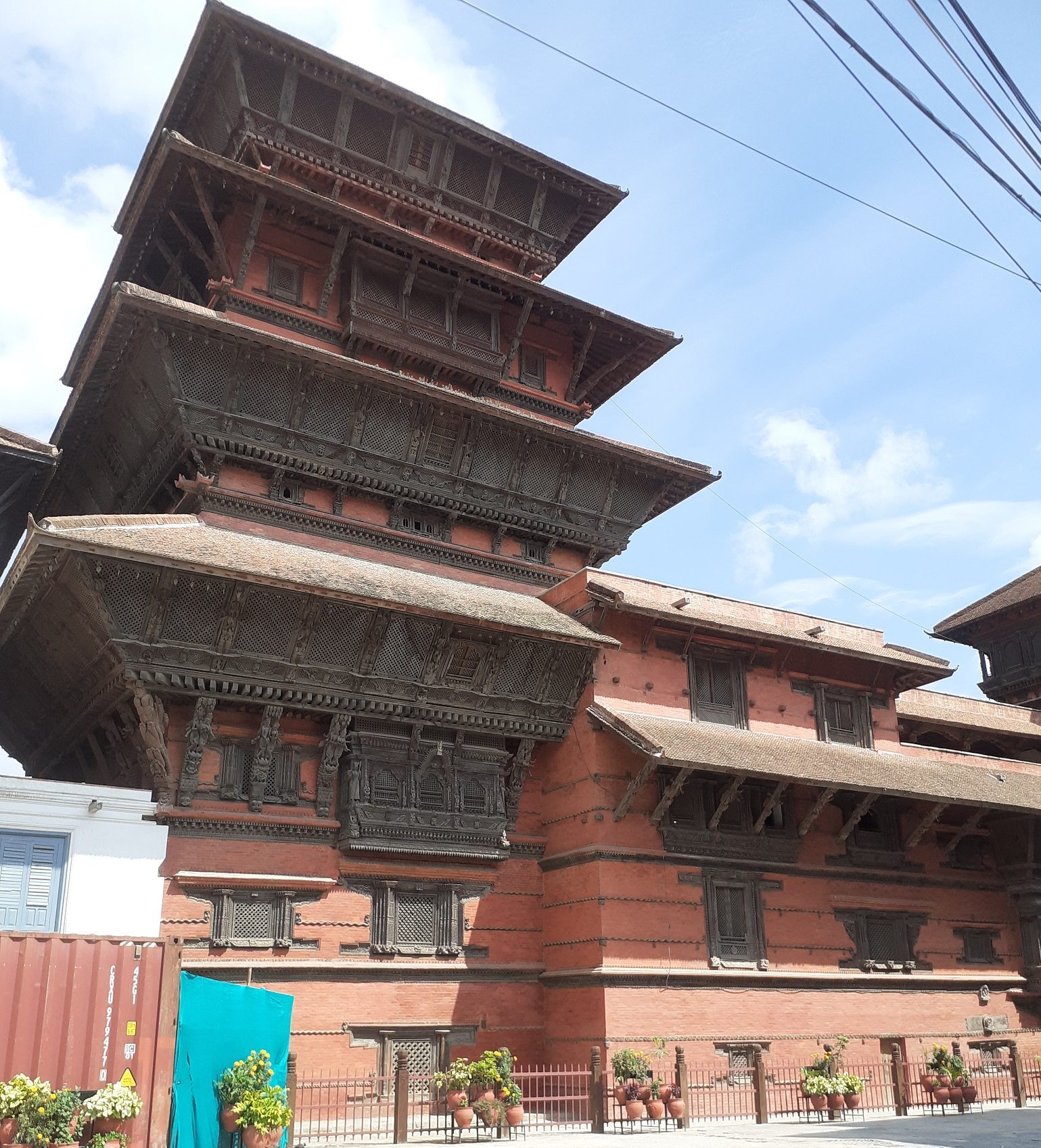 खालि र शान्त देखिएको वसन्तपुर