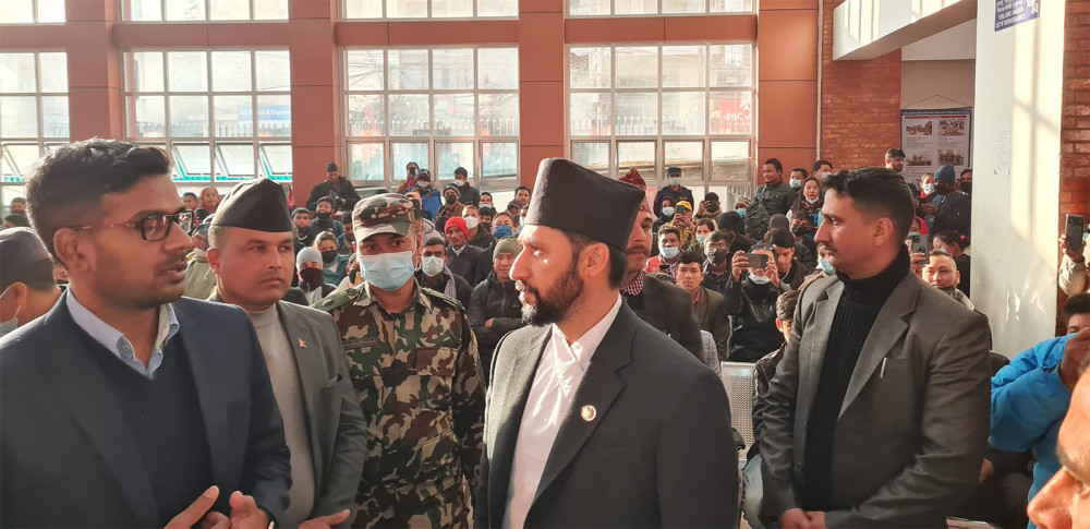 गृहमन्त्री रवि लामिछानेले गरे राहदानी विभाग निरीक्षण