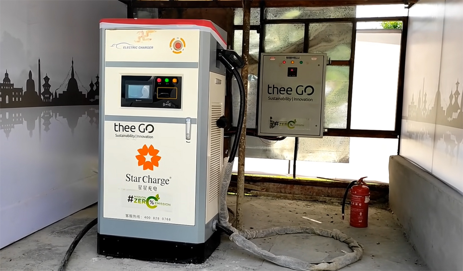 विद्युतीय सवारीको चार्जिङ स्टेसन परीक्षणको क्रममा