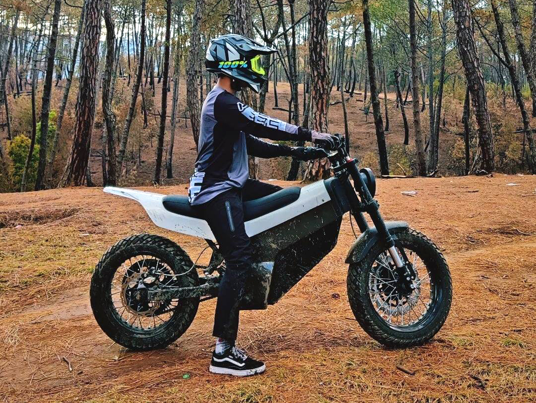 कस्तो छ नेपालमा बनेको यात्री मोटरसाइकल ?