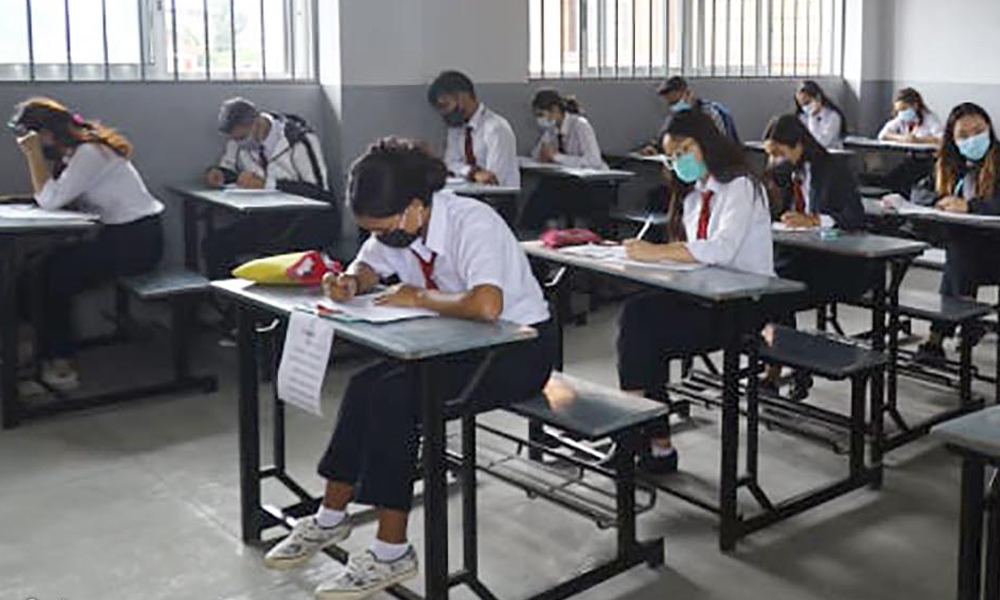 कक्षा-१२ को परीक्षामा कुन जिल्लाबाट कति सहभागी ?