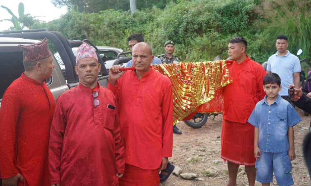बडादशैंअन्तर्गत आज सप्तमी, घर-घरमा फूलपाती भित्राइँदै