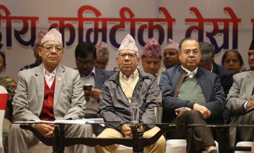 ‘विद्रोहको औचित्य थिएन भन्नु ओलीसामु लम्पसार पर्नुबाहेक केही होइनʼ