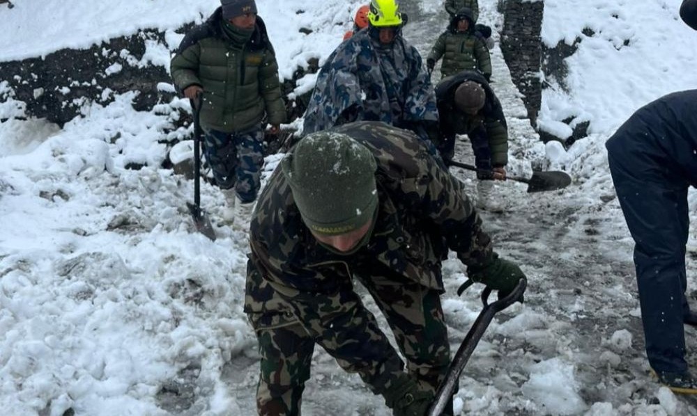 हिमपातका कारण फसेका १५ सय पर्यटकको उद्धार