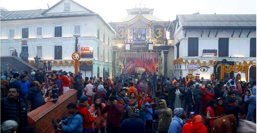 महाशिवरात्रिका दिन पशुपतिलगायत देशभरमा शिवालयमा भक्तजनको घुइँचो
