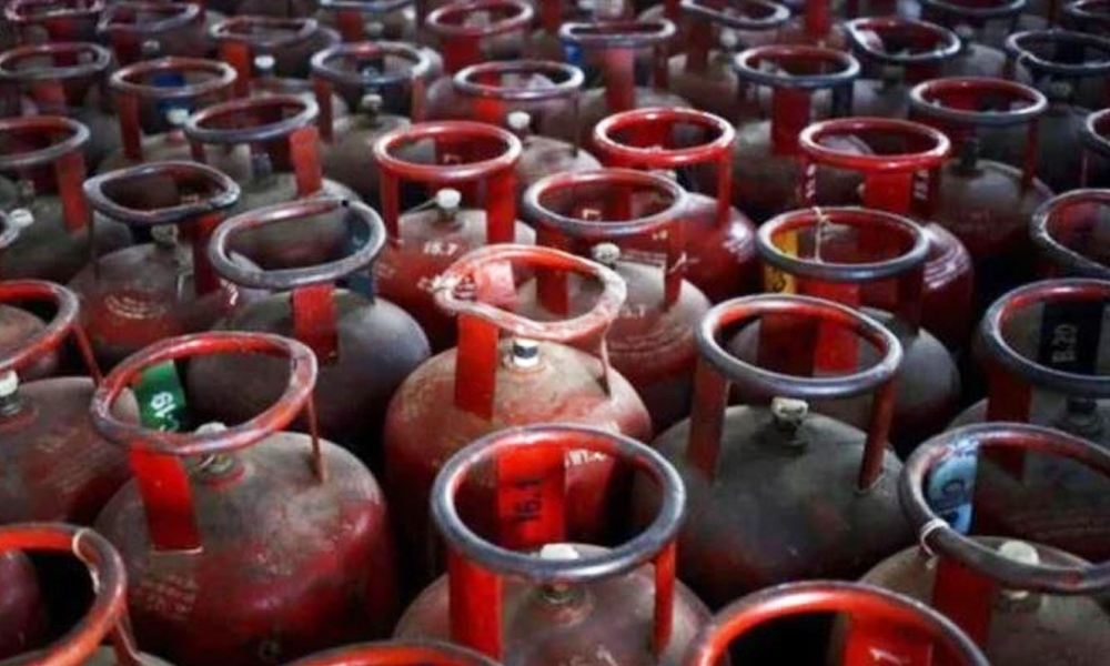 भोलिदेखि अनिश्चितकालका लागि बजारमा आधा सिलिन्डर ग्यास