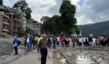 भीड बढेपछि उद्दार टोलीलाई काम गर्न कठिन