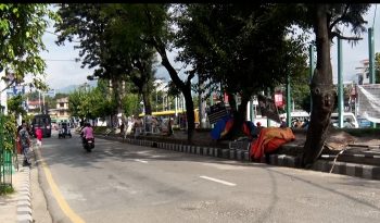 धर्नामा बसेकाहरूले राखेका टेण्ट प्रहरीले हटायो