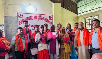 नापजाँच सकिएको ९ वर्षपछि धनुषाका ३८८ परिवारले पाए लालपुर्जा