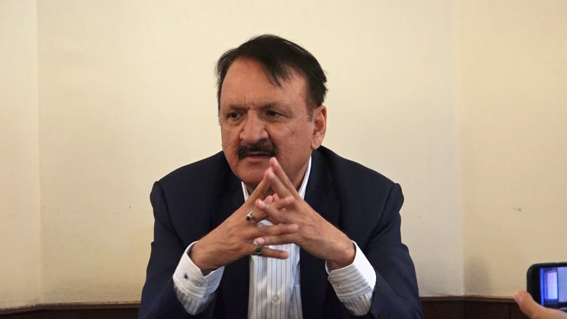 १५ औँ अधिवेशन गराएर शेर बहादुर देउवाले नेतृत्व हस्तान्तरण गर्नुहुन्छ : महत